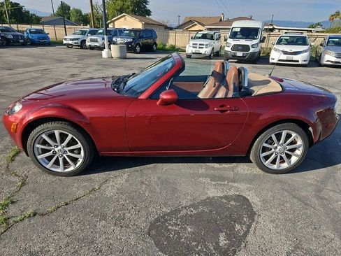 Used 2008 MAZDA MX-5 Miata Grand Touring w/ Premium Pkg image 3