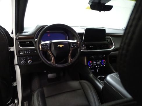 Certified 2024 Chevrolet Suburban High Country AWD/4WD image 5