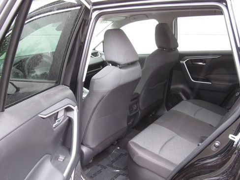 Certified 2025 Toyota RAV4 XLE AWD/4WD image 15