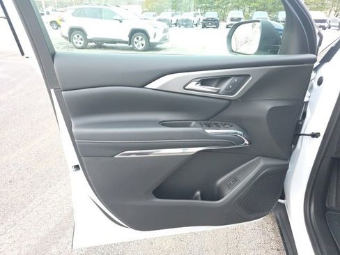 New 2026 Chevrolet Traverse LT image 12