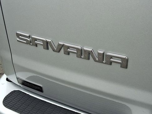 Used 2021 GMC Savana 2500 image 41