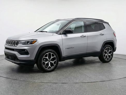 Used 2025 Jeep Compass Limited AWD/4WD image 3