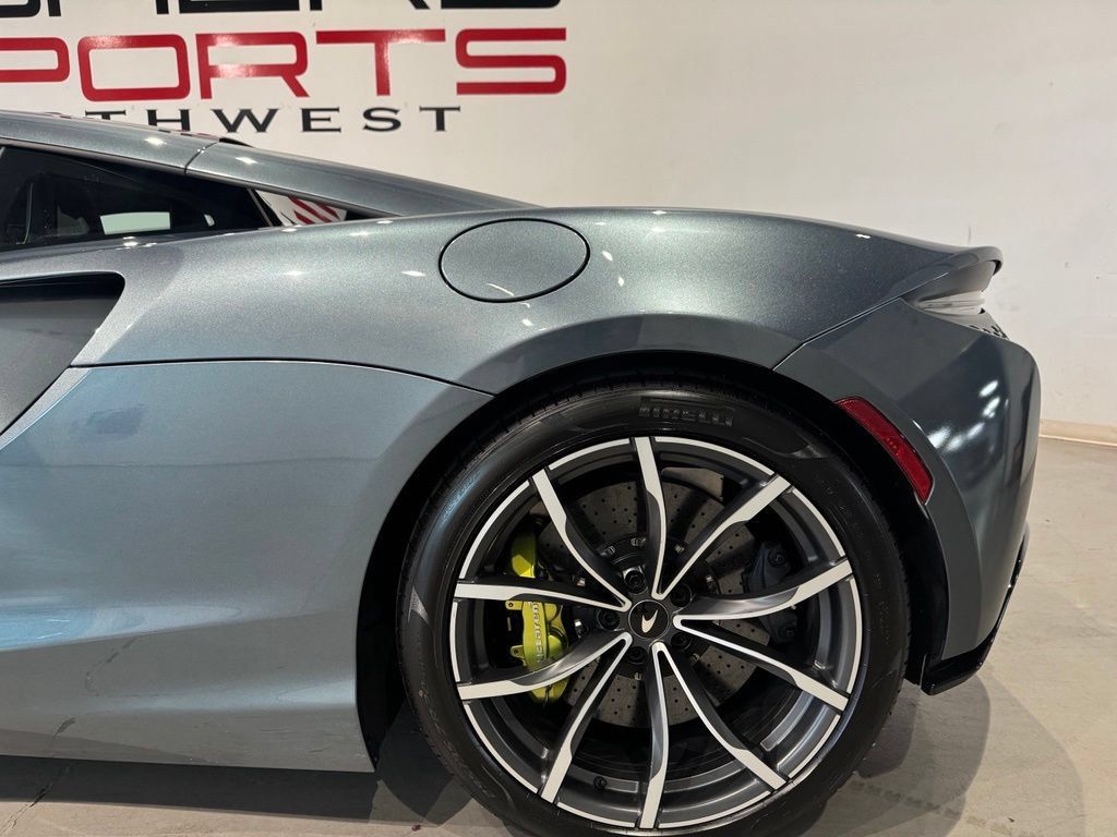 Used 2023 McLaren Artura RWD image 4