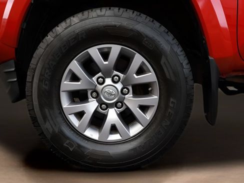 Used 2016 Toyota Tacoma SR5 w/ SR5 Appearance Package (SN) AWD/4WD image 8