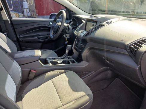 Used 2017 Ford Escape SE w/ Equipment Group 201A FWD image 24