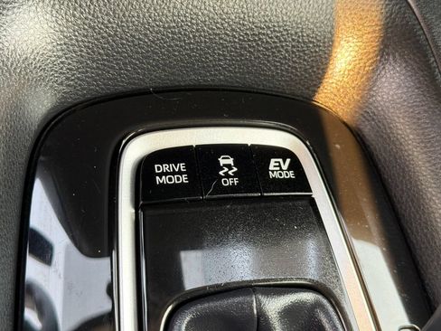 Used 2024 Toyota Corolla LE w/ LE Convenience Package FWD image 29
