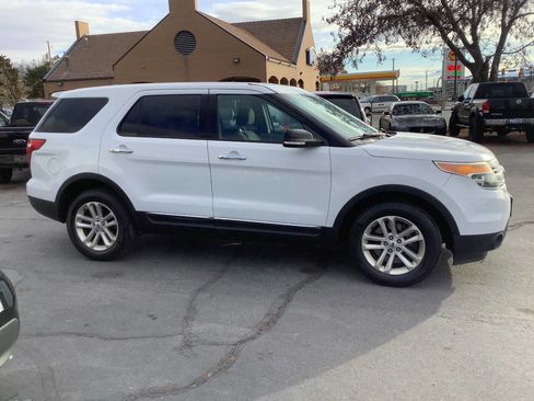 Used 2015 Ford Explorer XLT image 9