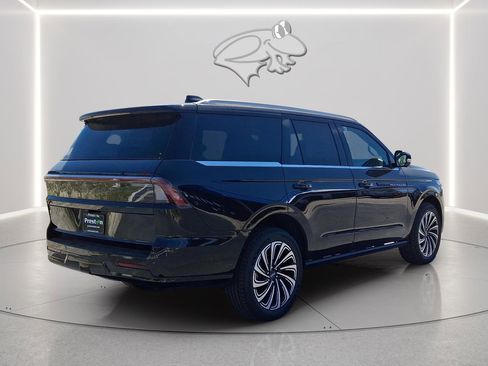 New 2026 Lincoln Navigator Black Label AWD/4WD image 3
