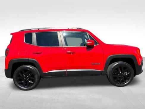 Used 2018 Jeep Renegade Altitude image 8