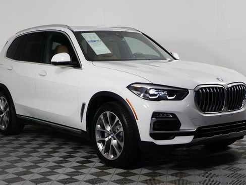 Used 2019 BMW X5 xDrive40i w/ Convenience Package AWD/4WD image 3