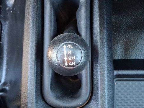 Used 2024 RAM 2500 Tradesman w/ Chrome Appearance Group image 24