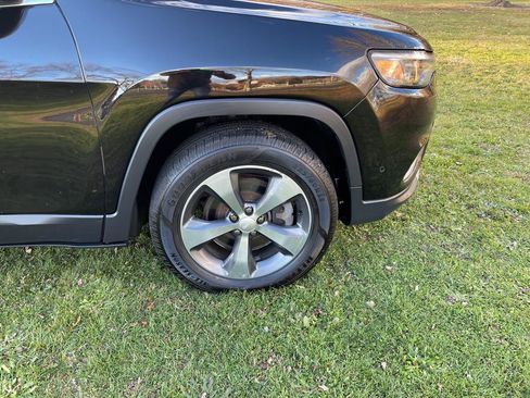 Used 2019 Jeep Cherokee Limited w/ Luxury Group image 33