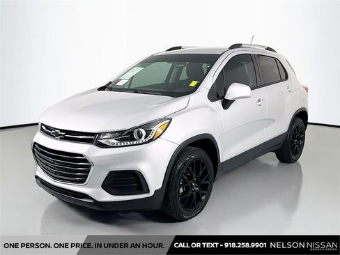 Used 2022 Chevrolet Trax LT w/ Sport Edition AWD/4WD image 1