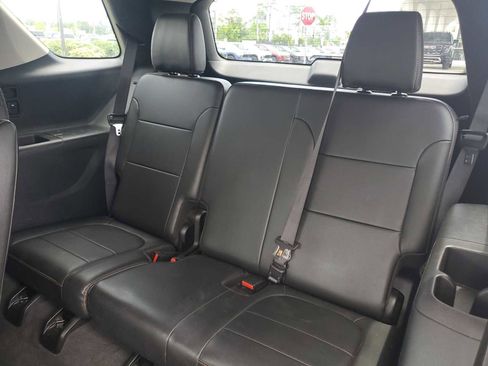 Used 2020 Chevrolet Traverse LT w/ LT Premium Package FWD image 15