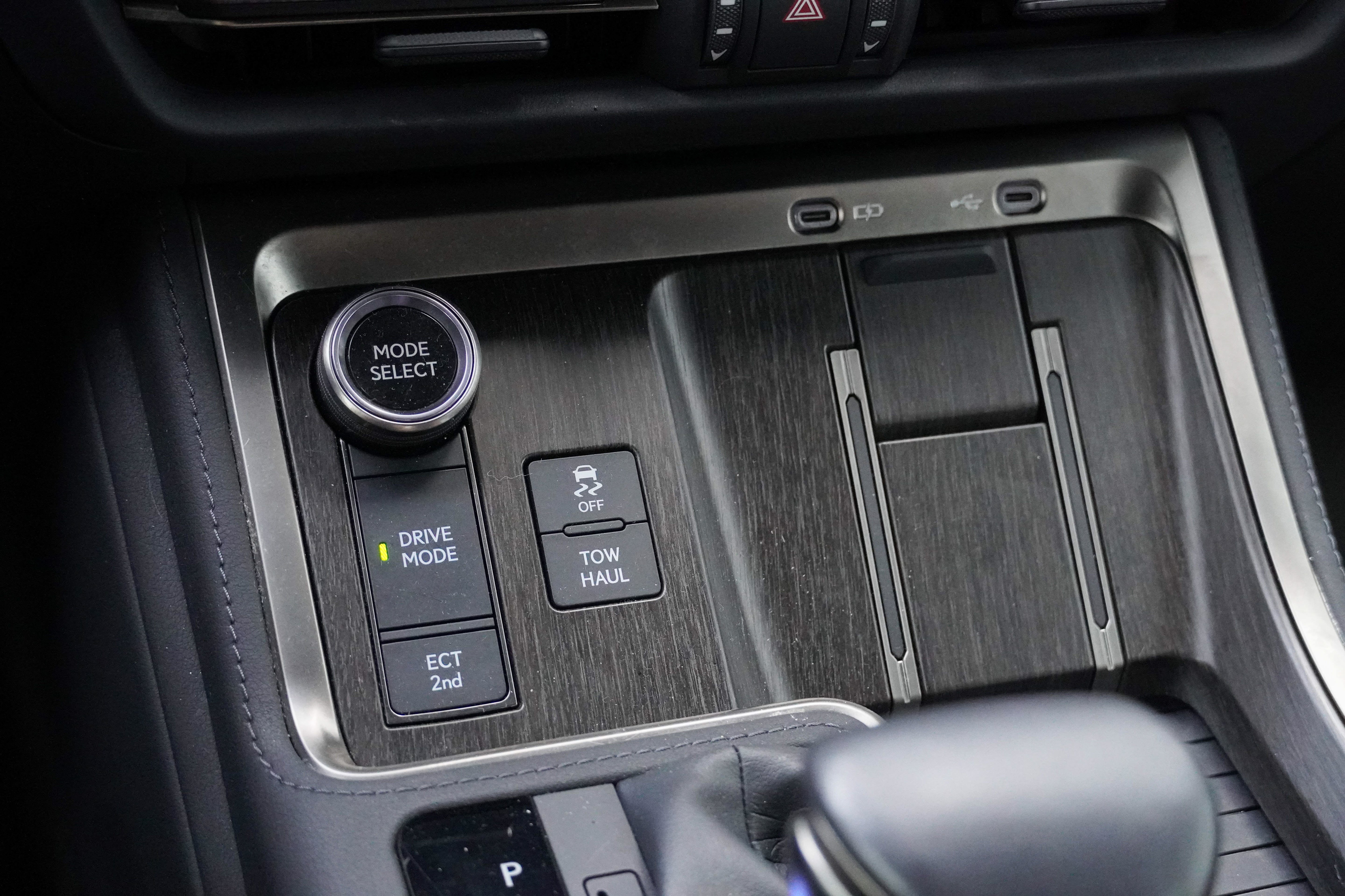 Used 2024 Lexus GX 550 w/ Accessory Package (Z1) AWD/4WD image 24