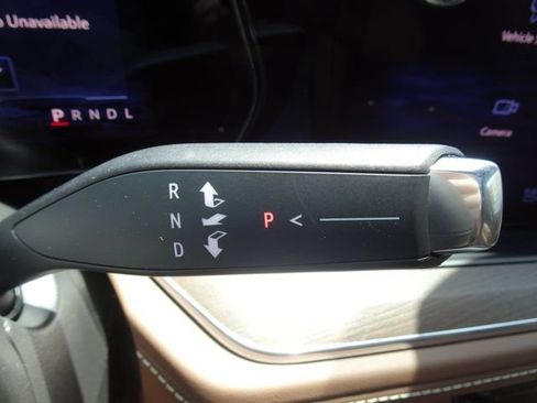New 2026 Chevrolet Suburban High Country AWD/4WD image 11
