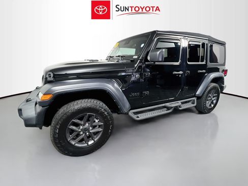 Used 2024 Jeep Wrangler Unlimited Sport AWD/4WD image 4