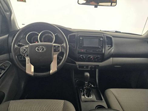 Used 2015 Toyota Tacoma PreRunner w/ Convenience Package RWD image 18