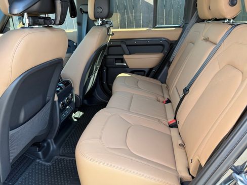 New 2026 Land Rover Defender 110 X-Dynamic SE image 36