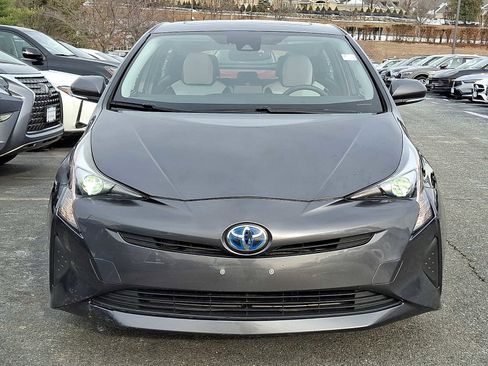 Used 2016 Toyota Prius Four image 2
