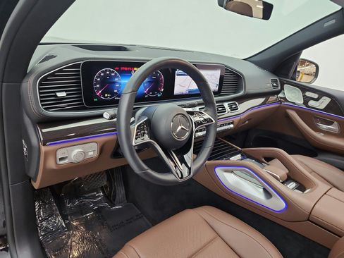 Certified 2026 Mercedes-Benz GLS 450 4MATIC image 9