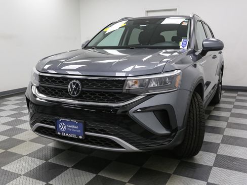 Used 2024 Volkswagen Taos SE AWD/4WD image 5