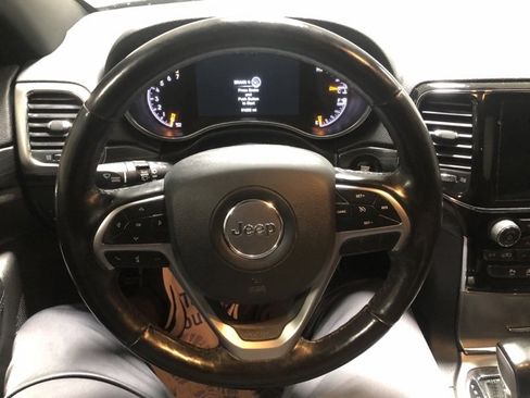 Used 2020 Jeep Grand Cherokee Altitude image 25