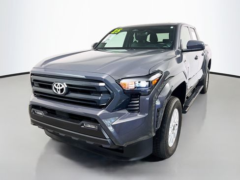 Used 2025 Toyota Tacoma SR5 RWD image 10