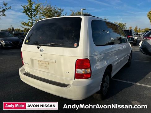 Used 2005 Kia Sedona LX image 2