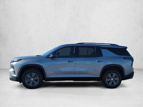 New 2026 Chevrolet Traverse LT w/ Driver Confidence Package FWD image 5