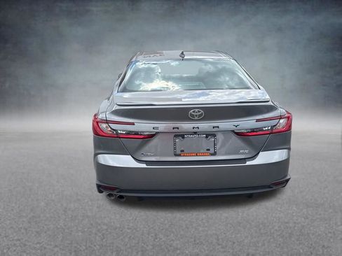 Used 2025 Toyota Camry SE FWD image 4