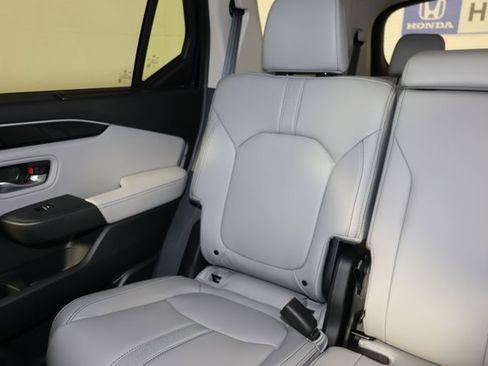 New 2025 Honda Pilot EX-L image 11