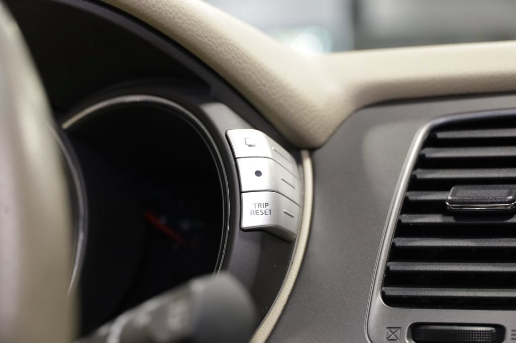 Used 2014 Nissan Murano SV AWD/4WD image 29