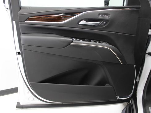 Certified 2023 Cadillac Escalade Premium Luxury image 16