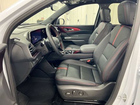 New 2026 Chevrolet Traverse RS w/ LPO, Floor Liner Package AWD/4WD image 21
