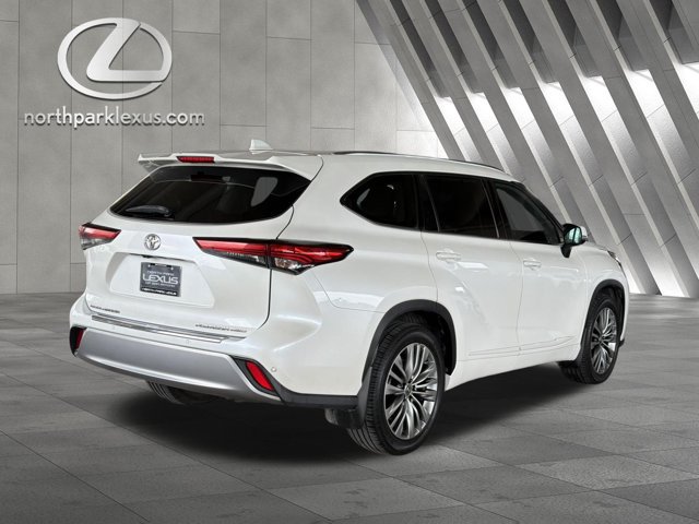 Used 2021 Toyota Highlander Platinum AWD/4WD image 6