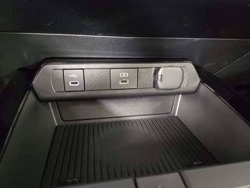 Used 2026 Toyota Prius Plug-In Hybrid image 26