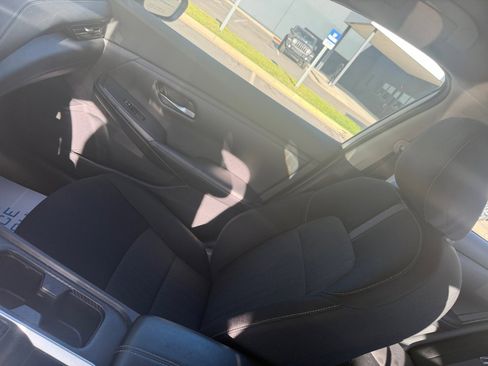 Used 2022 Nissan Sentra SV w/ All-Weather Package FWD image 32