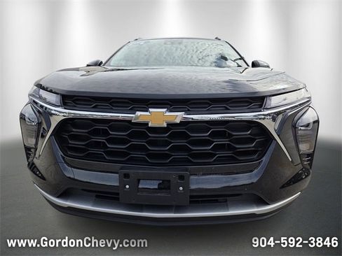 Certified 2025 Chevrolet Trax LT image 9