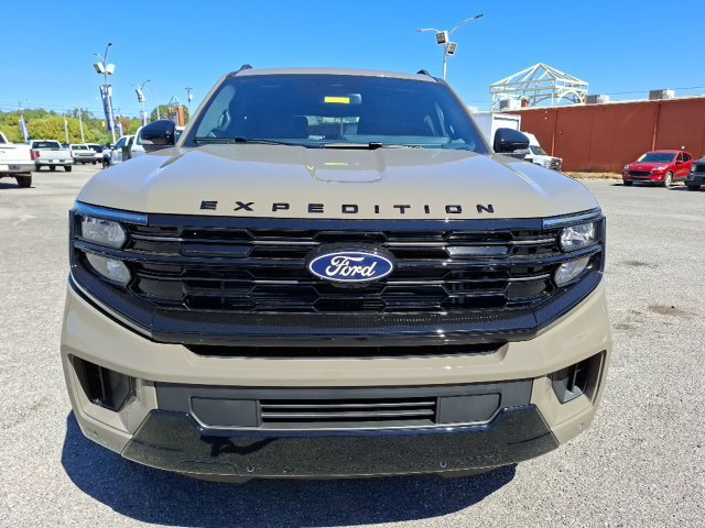 New 2027 Ford Expedition Platinum w/ Stealth Performance Package AWD/4WD image 8