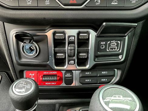 New 2026 Jeep Gladiator Mojave image 18