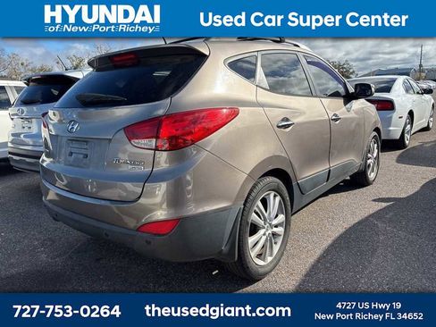 Used 2011 Hyundai Tucson Limited image 3