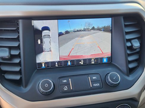 Used 2022 GMC Acadia Denali w/ Denali Technology Package image 26