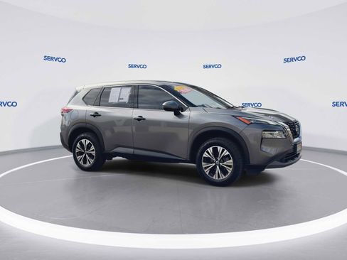 Used 2021 Nissan Rogue SV image 9