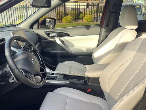 Used 2024 Mitsubishi Eclipse Cross SEL AWD/4WD image 5