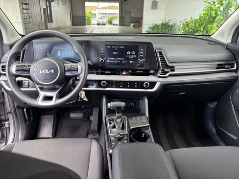 Used 2025 Kia Sportage LX FWD image 32