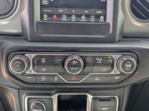 Used 2023 Jeep Gladiator Sport image 19