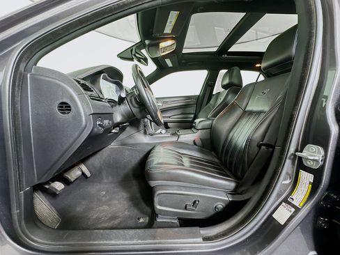 Used 2022 Chrysler 300 S RWD image 13