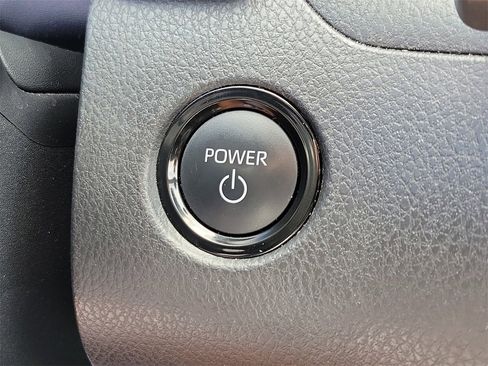 Used 2025 Toyota Camry LE image 31