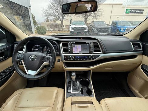 Used 2015 Toyota Highlander XLE AWD/4WD image 23